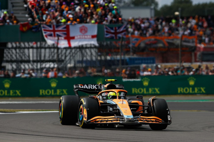 2022年F1英国大奖赛迈凯伦车队顺利完赛_编辑